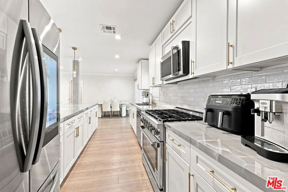 9137 Bartee Avenue Arleta, CA 91331