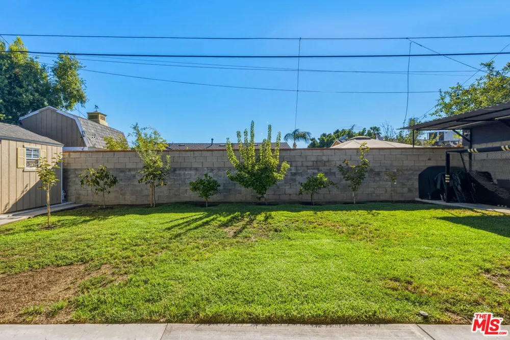 9137 Bartee Avenue Arleta, CA 91331