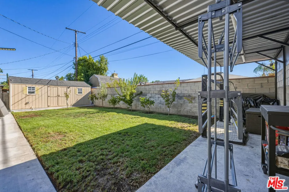 9137 Bartee Avenue Arleta, CA 91331