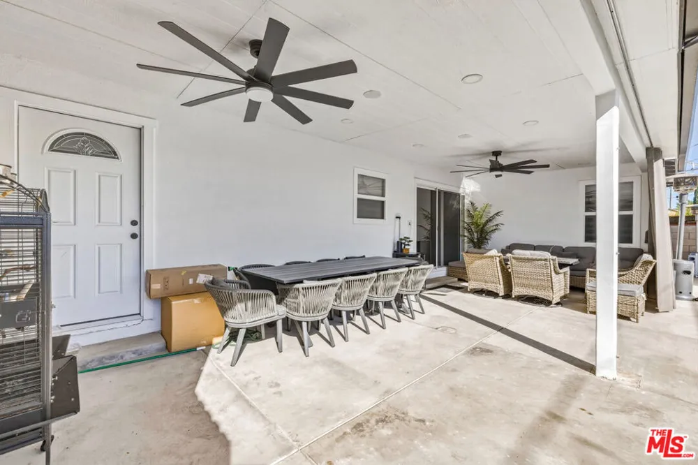 9137 Bartee Avenue Arleta, CA 91331