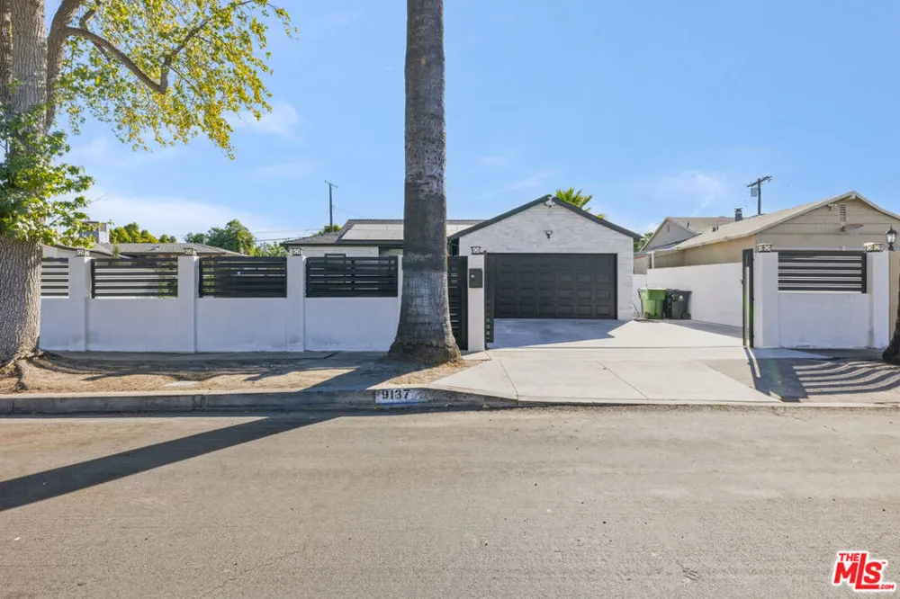 9137 Bartee Avenue Arleta, CA 91331