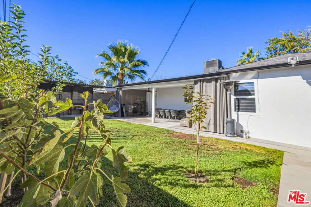 9137 Bartee Avenue Arleta, CA 91331