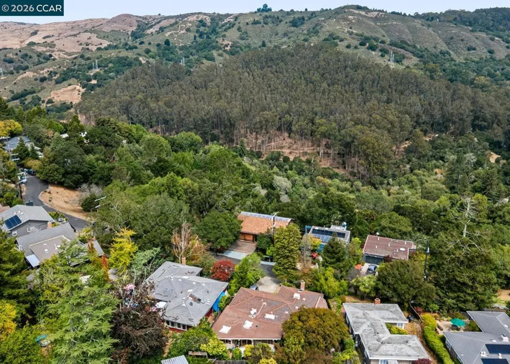281 Los Altos Dr Kensington, CA 94708