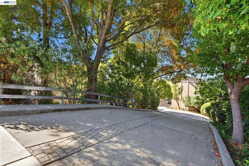 15925 Maubert Ave #6 San Leandro, CA 94578