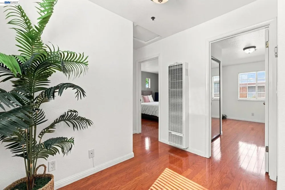 15925 Maubert Ave #6 San Leandro, CA 94578