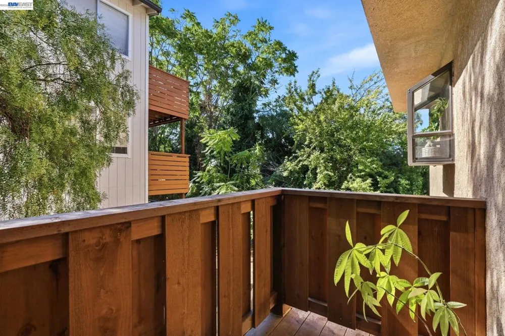 15925 Maubert Ave #6 San Leandro, CA 94578