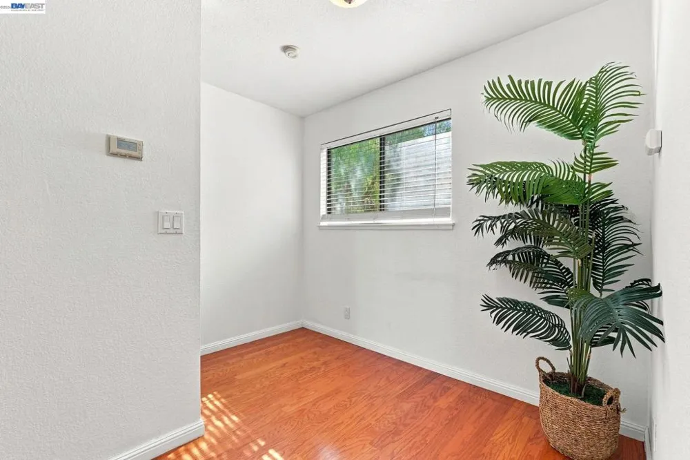 15925 Maubert Ave #6 San Leandro, CA 94578