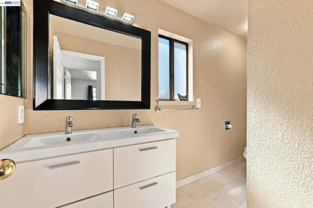 15925 Maubert Ave #6 San Leandro, CA 94578