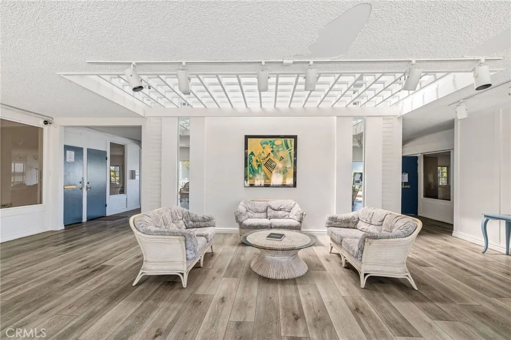 902 Camino Real #204 Redondo Beach, CA 90277