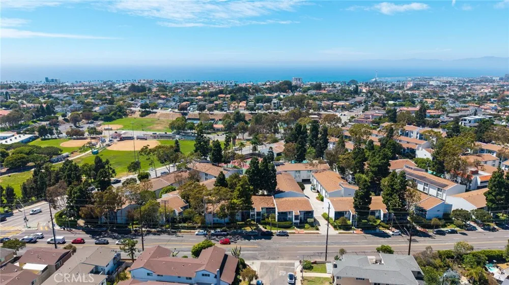 902 Camino Real #204 Redondo Beach, CA 90277