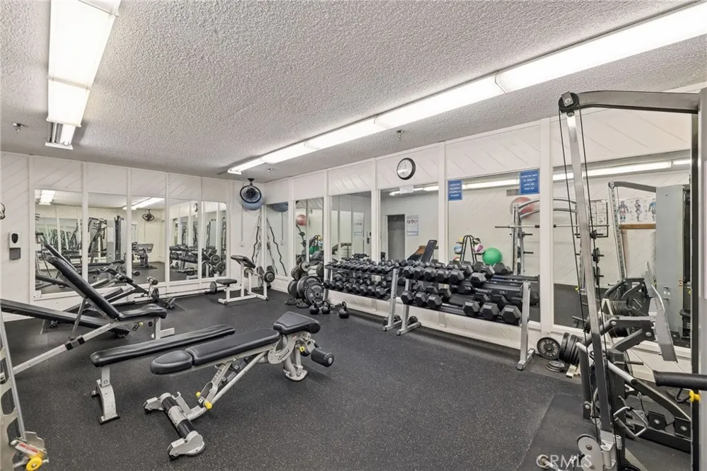 902 Camino Real #204 Redondo Beach, CA 90277