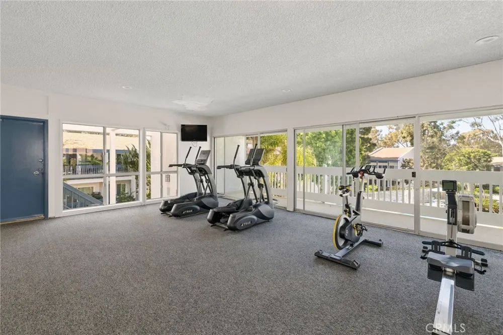 902 Camino Real #204 Redondo Beach, CA 90277