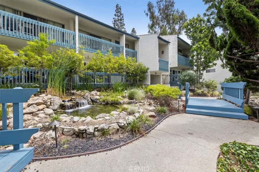 902 Camino Real #204 Redondo Beach, CA 90277