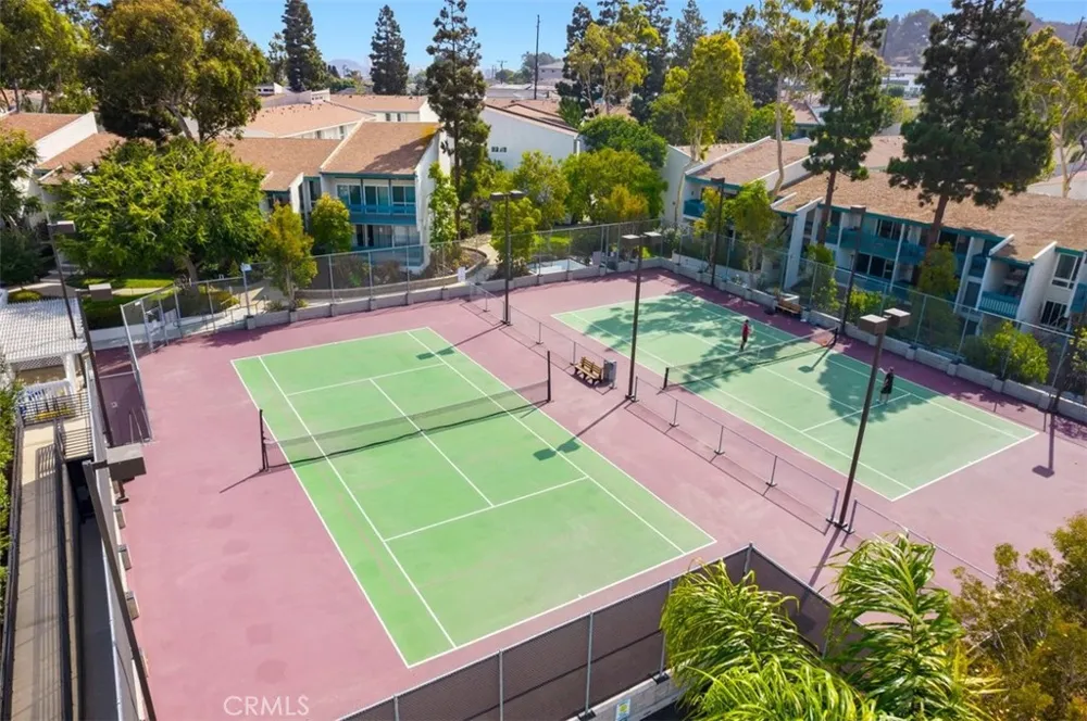 902 Camino Real #204 Redondo Beach, CA 90277