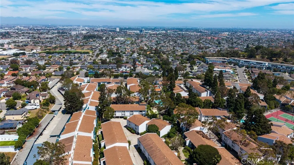 902 Camino Real #204 Redondo Beach, CA 90277