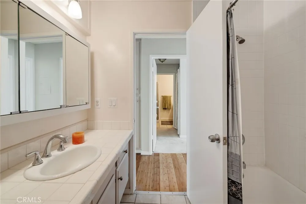 902 Camino Real #204 Redondo Beach, CA 90277