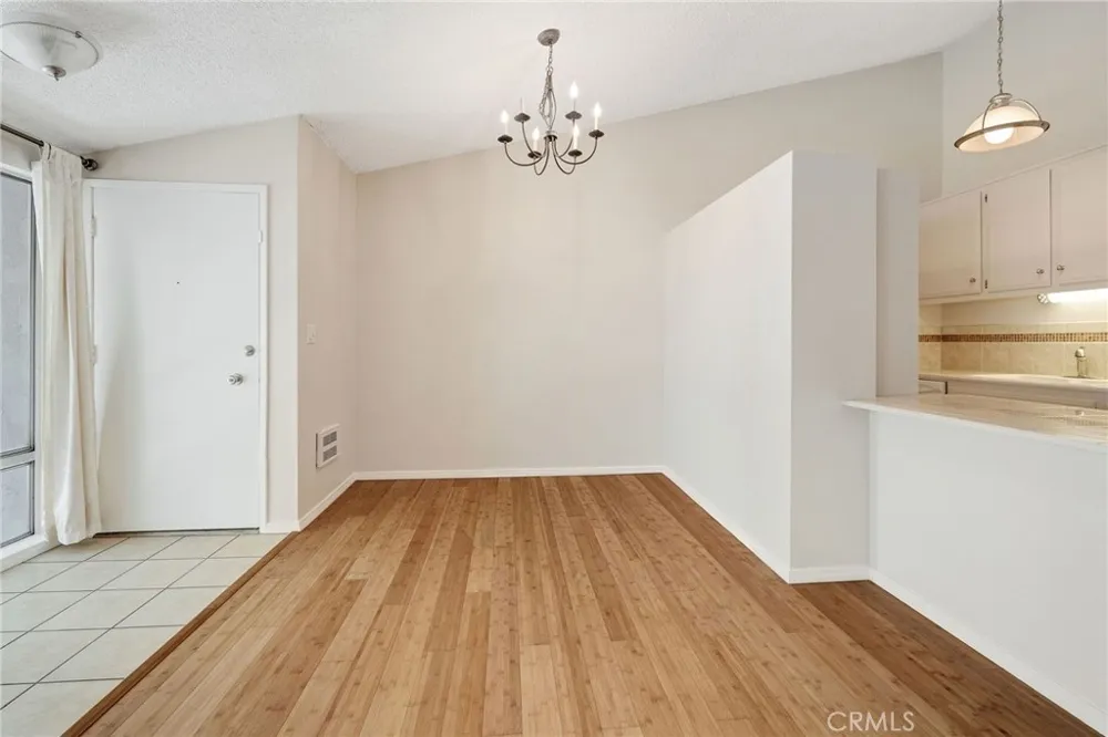902 Camino Real #204 Redondo Beach, CA 90277