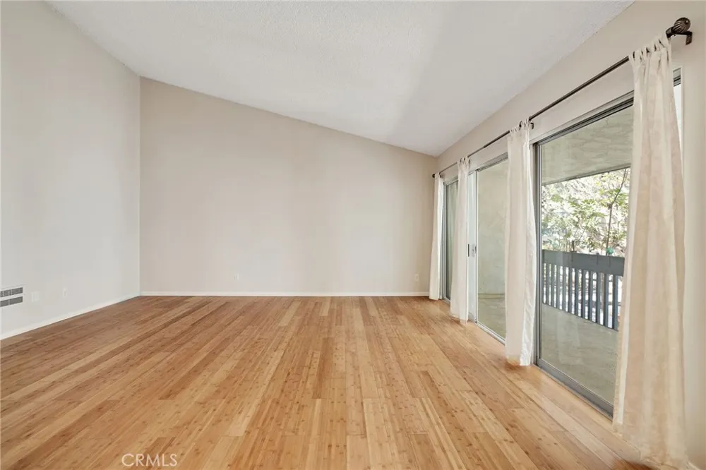 902 Camino Real #204 Redondo Beach, CA 90277