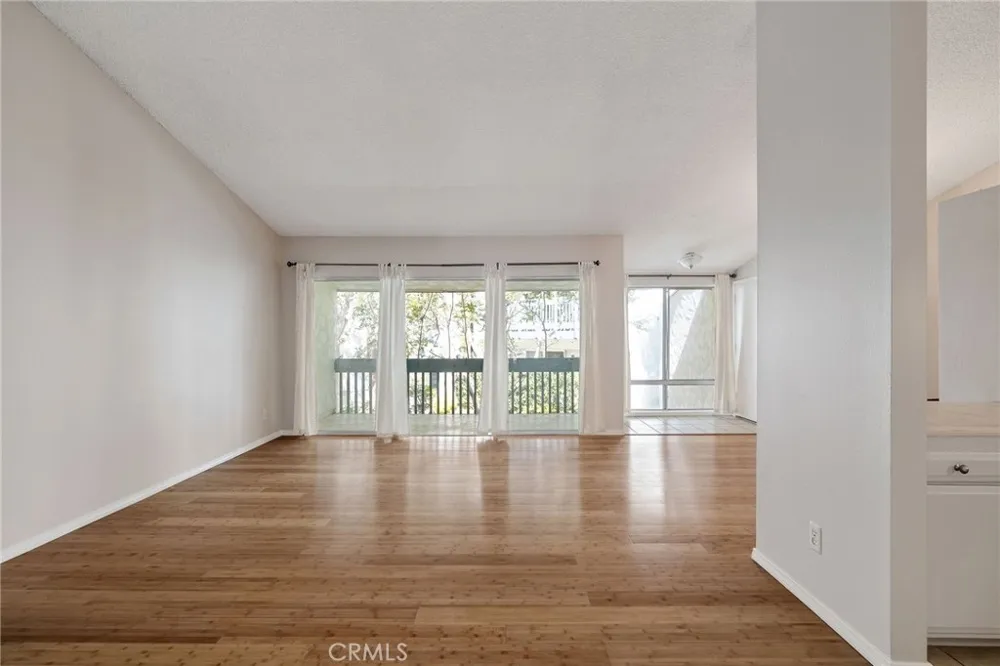 902 Camino Real #204 Redondo Beach, CA 90277