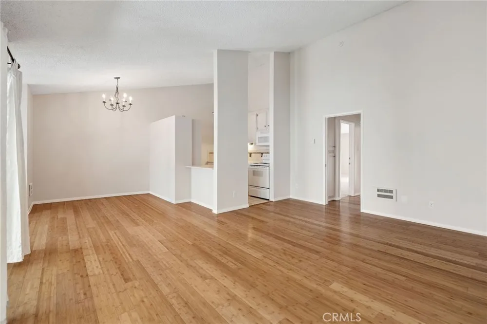 902 Camino Real #204 Redondo Beach, CA 90277