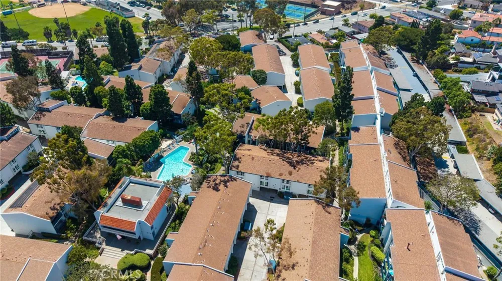 902 Camino Real #204 Redondo Beach, CA 90277