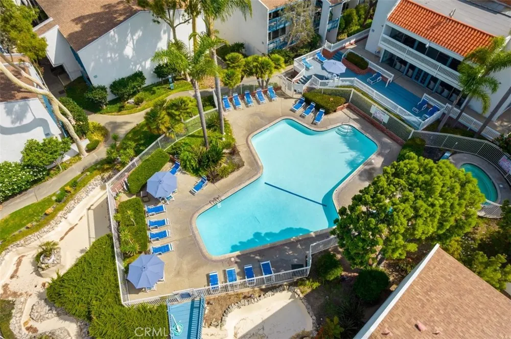 902 Camino Real #204 Redondo Beach, CA 90277