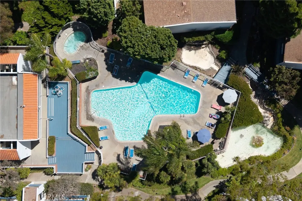 902 Camino Real #204 Redondo Beach, CA 90277