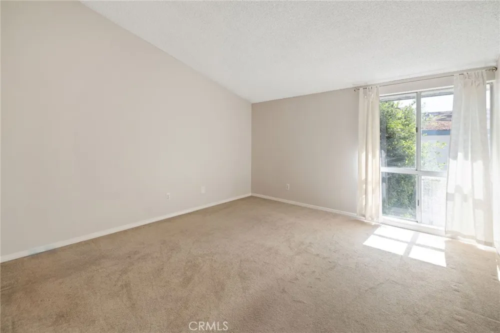902 Camino Real #204 Redondo Beach, CA 90277