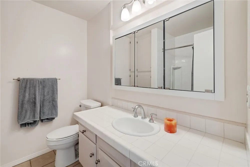 902 Camino Real #204 Redondo Beach, CA 90277