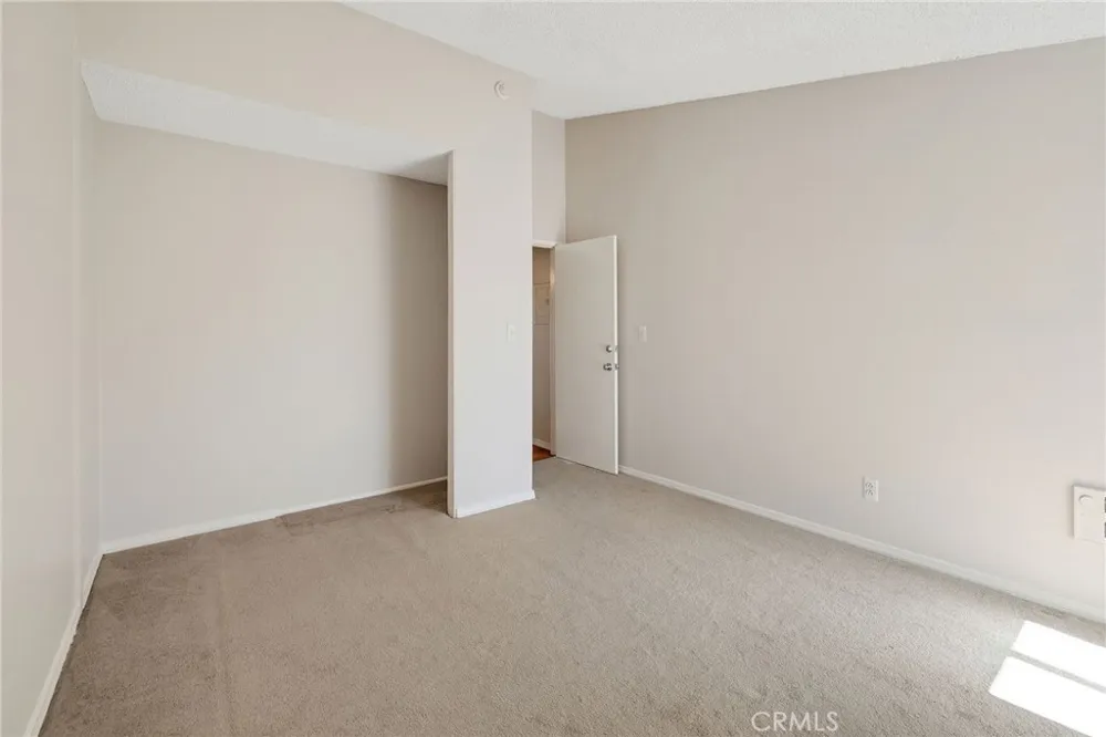 902 Camino Real #204 Redondo Beach, CA 90277