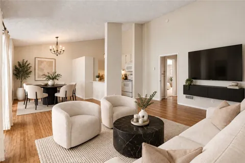 902 Camino Real #204