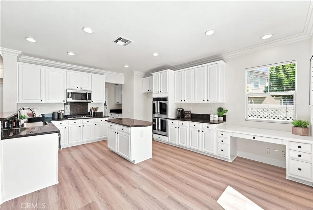 2052 Hessen Fullerton, CA 92833