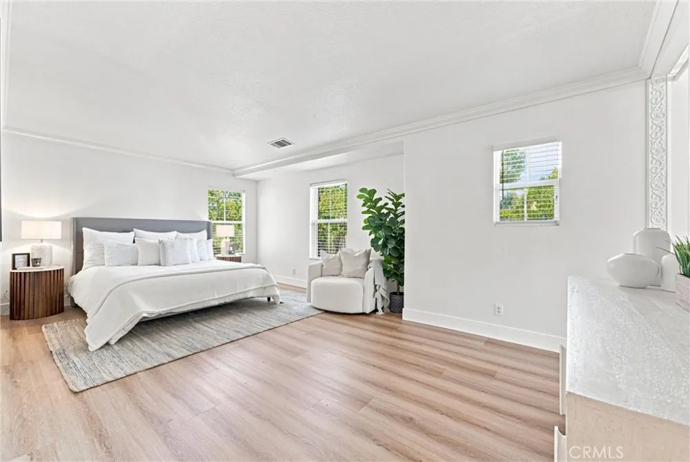 2052 Hessen Fullerton, CA 92833