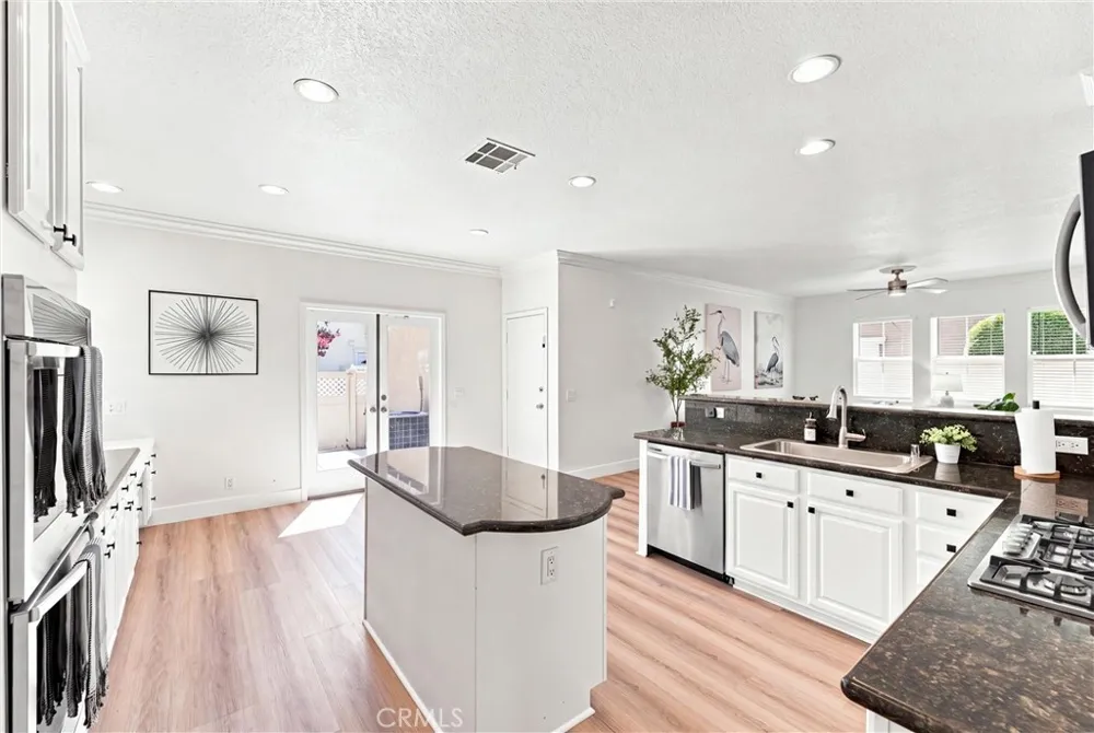 2052 Hessen Fullerton, CA 92833