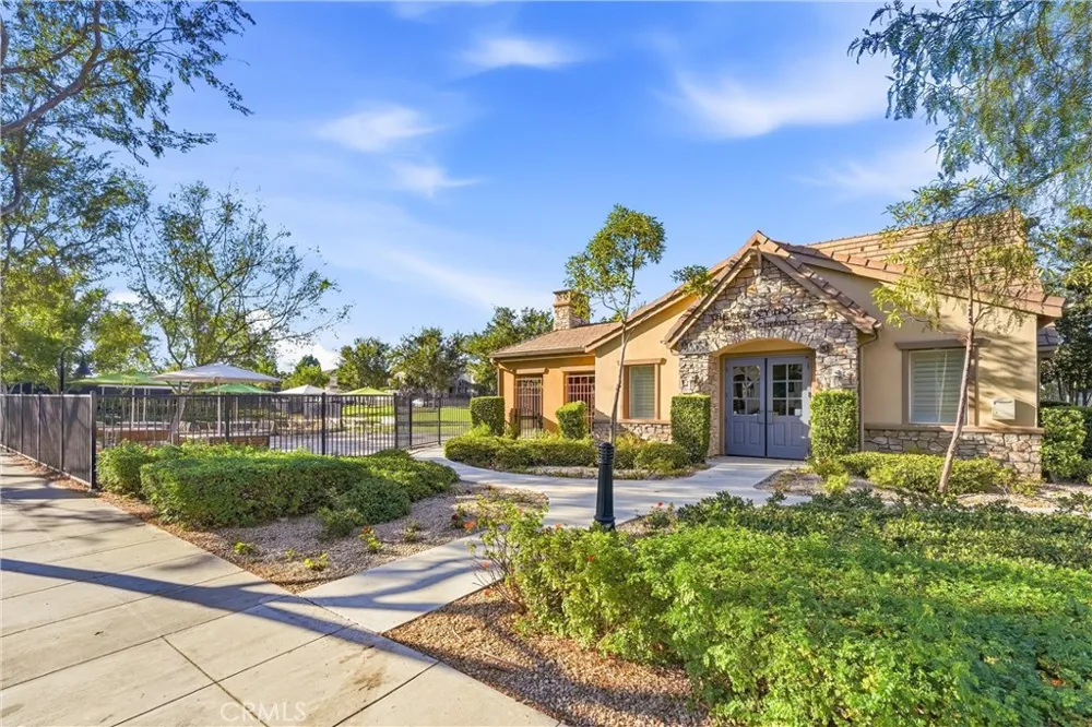 2052 Hessen Fullerton, CA 92833