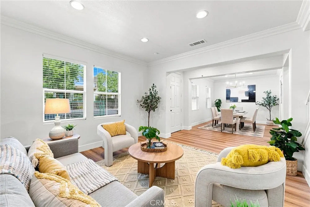 2052 Hessen Fullerton, CA 92833