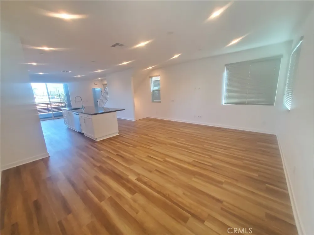 617 Cardiff Reef Costa Mesa, CA 92627