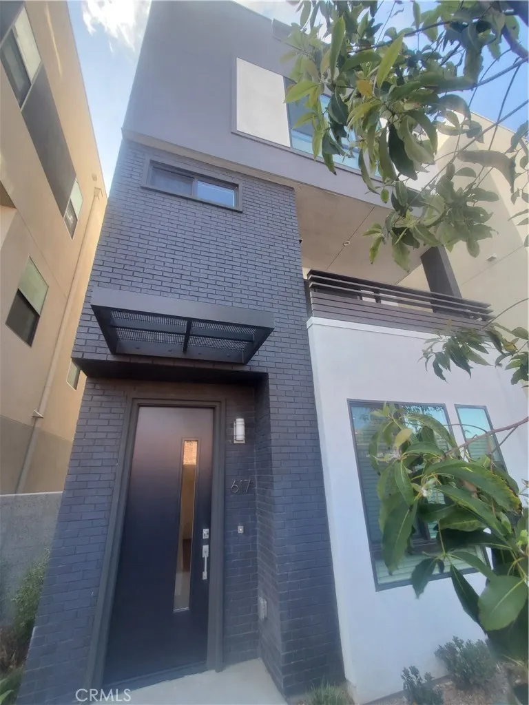 617 Cardiff Reef Costa Mesa, CA 92627