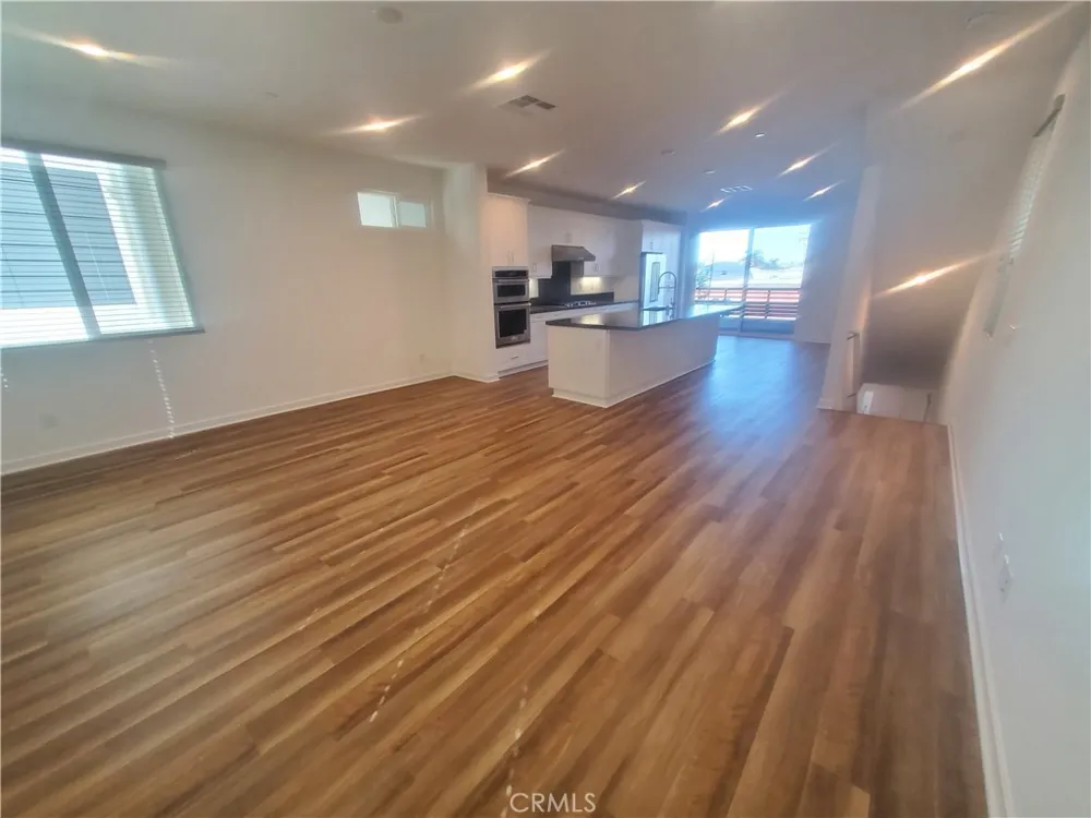 617 Cardiff Reef Costa Mesa, CA 92627