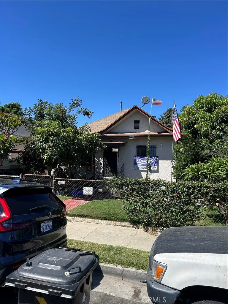 1155 Rolland Curtis Los Angeles, CA 90037