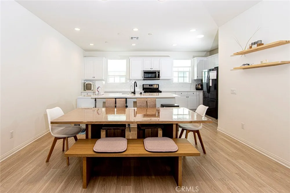 6899 Magnolia Avenue Buena Park, CA 90621