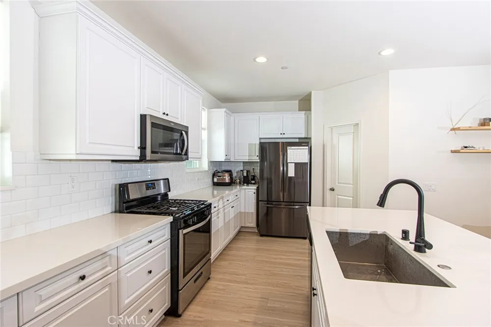 6899 Magnolia Avenue Buena Park, CA 90621