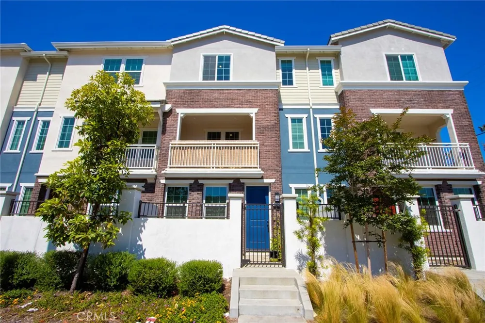 6899 Magnolia Avenue Buena Park, CA 90621