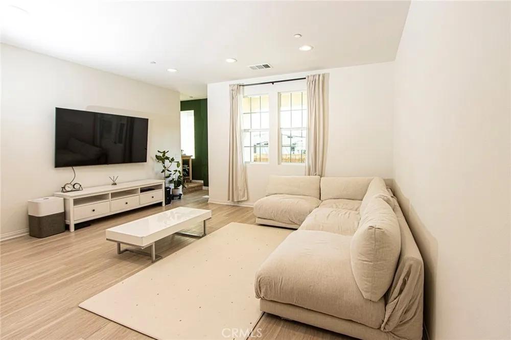 6899 Magnolia Avenue Buena Park, CA 90621