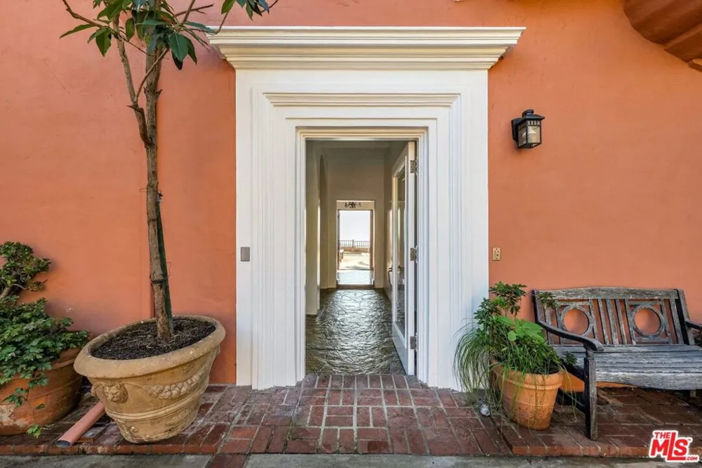 8334 Marmont Lane Los Angeles, CA 90069