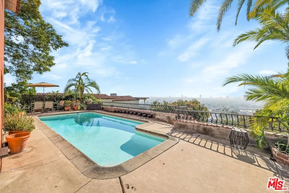 8334 Marmont Lane Los Angeles, CA 90069