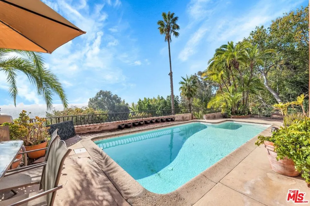 8334 Marmont Lane Los Angeles, CA 90069