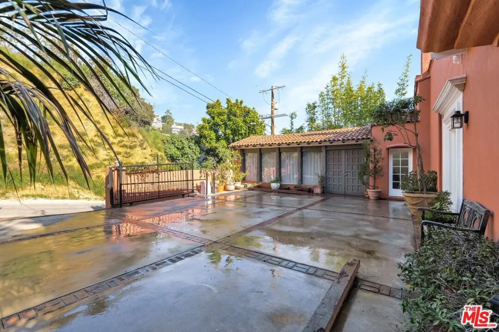 8334 Marmont Lane Los Angeles, CA 90069