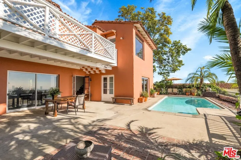 8334 Marmont Lane Los Angeles, CA 90069
