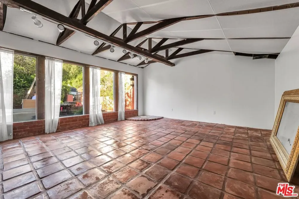 8334 Marmont Lane Los Angeles, CA 90069